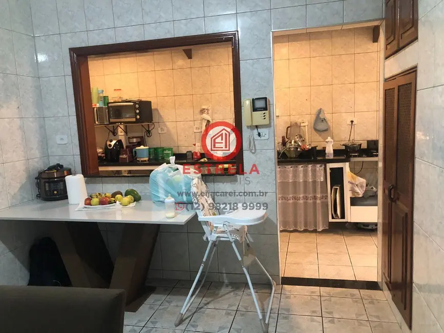 Foto 2 de Casa com 4 quartos à venda, 240m2 em Centro, Jacarei - SP