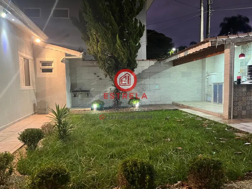 Foto 3 de Casa com 3 quartos à venda, 127m2 em Jardim Siesta, Jacarei - SP