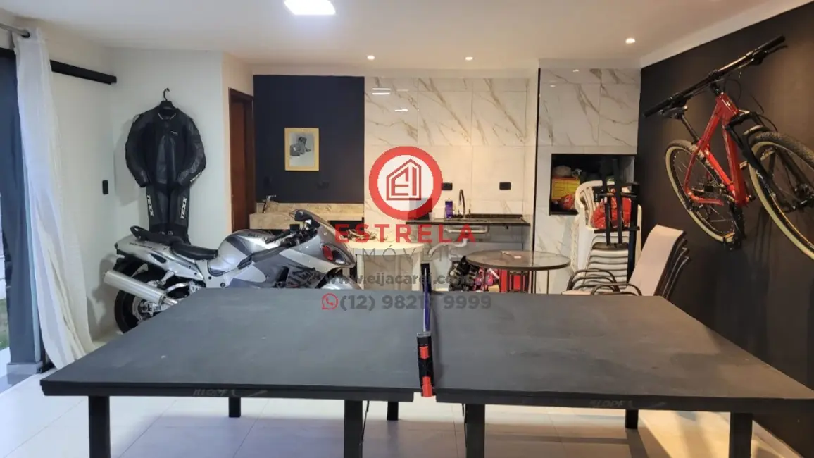 Foto 9 de Casa de Condomínio com 3 quartos à venda, 230m2 em Jardim Jacinto, Jacarei - SP