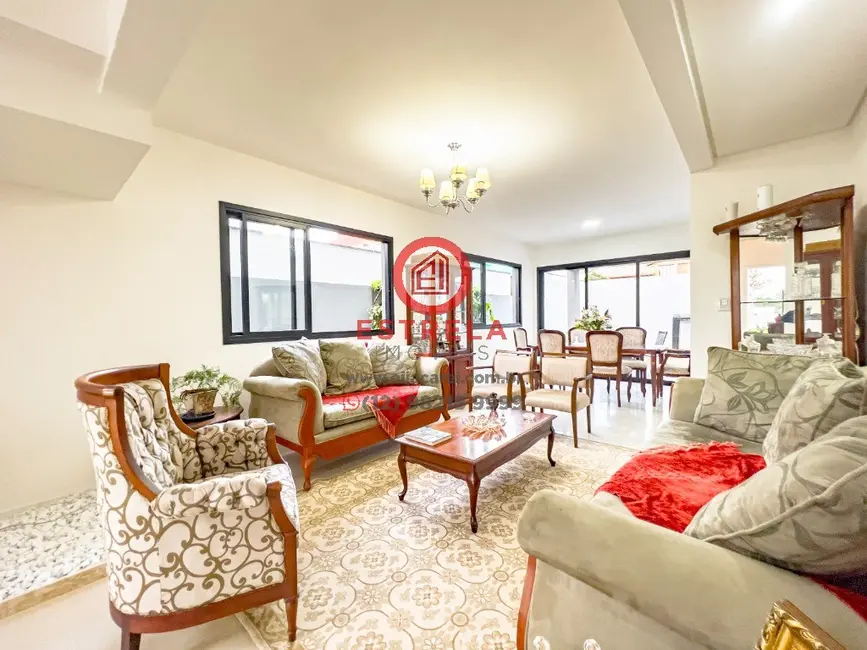 Casa de Condomínio com 4 quartos à venda, 212m2 em Jardim Residencial Golden Park, Jacarei - SP - imagem 7 Foto 7 de Casa de Condomínio com 4 quartos à venda, 212m2 em Jardim Residencial Golden Park, Jacarei - SP