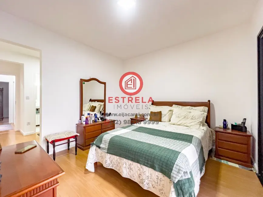 Casa de Condomínio com 4 quartos à venda, 212m2 em Jardim Residencial Golden Park, Jacarei - SP - imagem 9 Foto 9 de Casa de Condomínio com 4 quartos à venda, 212m2 em Jardim Residencial Golden Park, Jacarei - SP