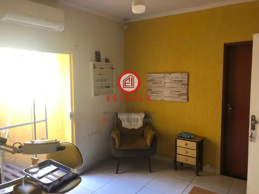 Foto 4 de Casa com 9 quartos à venda, 169m2 em Jardim Santa Maria, Jacarei - SP