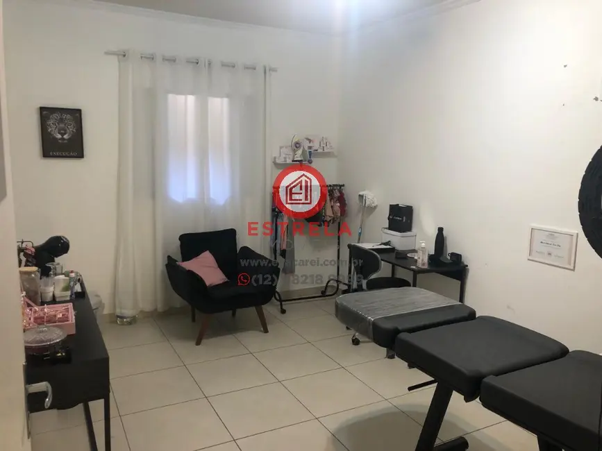 Foto 5 de Casa com 9 quartos à venda, 169m2 em Jardim Santa Maria, Jacarei - SP