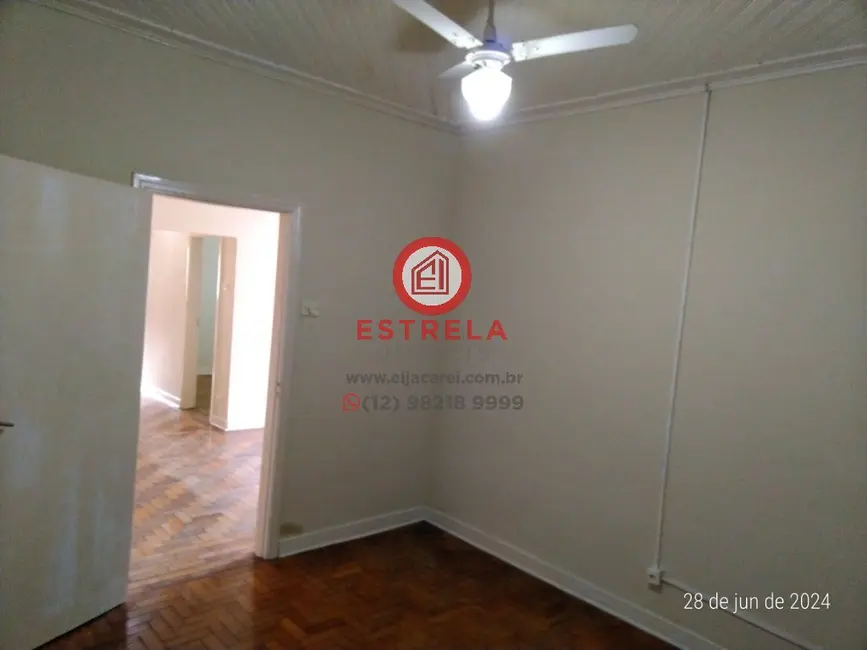 Casa com 3 quartos para alugar, 121m2 em Centro, Jacarei - SP - imagem 5 Foto 5 de Casa com 3 quartos para alugar, 121m2 em Centro, Jacarei - SP