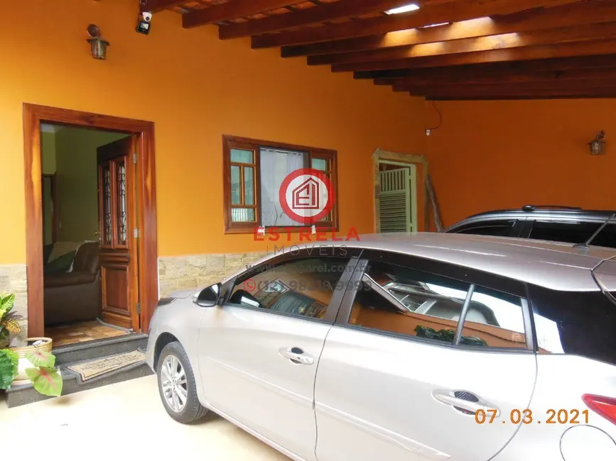 Casa com 4 quartos à venda e para alugar, 265m2 em Loteamento Villa Branca, Jacarei - SP - imagem 4 Foto 4 de Casa com 4 quartos à venda e para alugar, 265m2 em Loteamento Villa Branca, Jacarei - SP