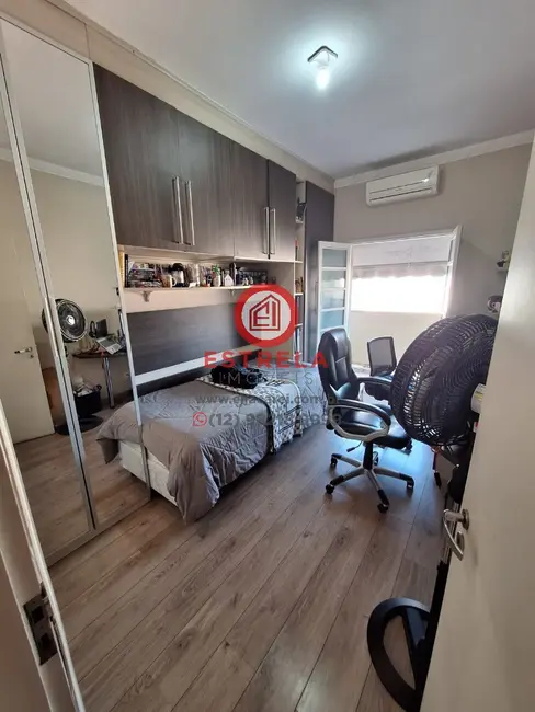 Foto 4 de Casa com 2 quartos à venda, 105m2 em Jardim das Indústrias, Jacarei - SP