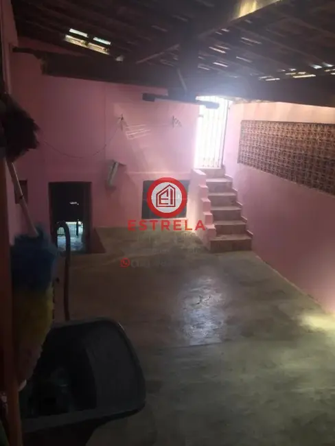 Casa com 3 quartos à venda, 263m2 em Jardim Pitoresco, Jacarei - SP - imagem 6 Foto 6 de Casa com 3 quartos à venda, 263m2 em Jardim Pitoresco, Jacarei - SP