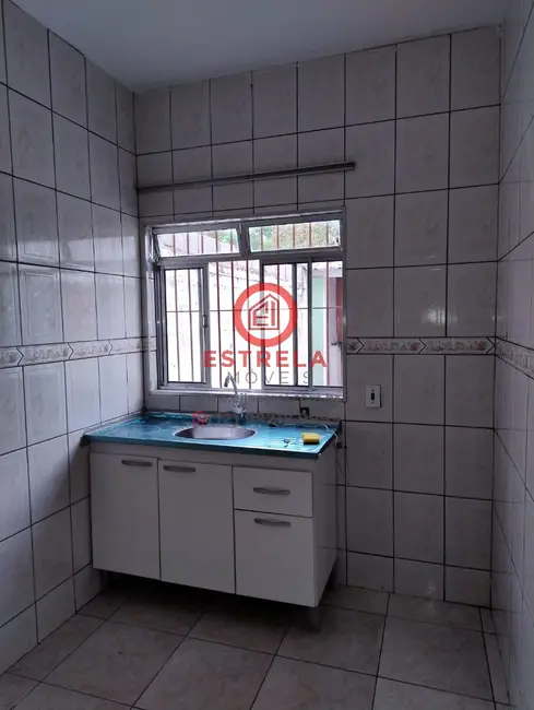 Foto 3 de Casa com 2 quartos à venda, 125m2 em Jardim das Oliveiras, Jacarei - SP