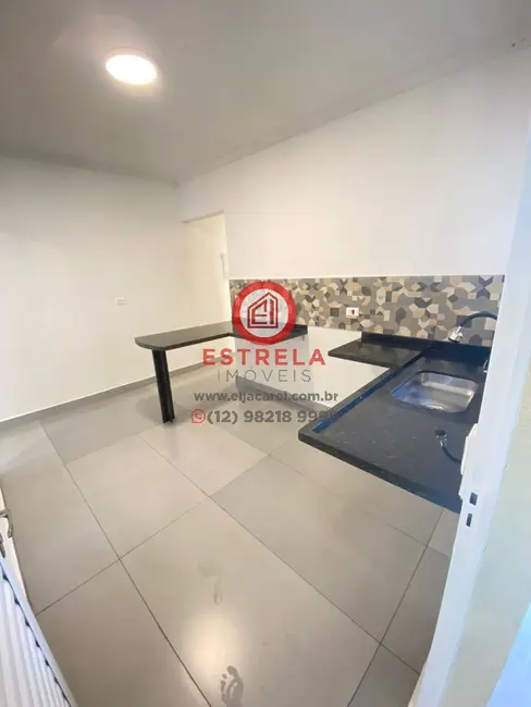 Foto 4 de Casa de Condomínio com 2 quartos à venda, 86m2 em Parque Santo Antônio, Jacarei - SP