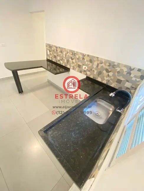 Foto 3 de Casa de Condomínio com 2 quartos à venda, 86m2 em Parque Santo Antônio, Jacarei - SP