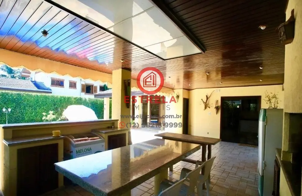 Casa de Condomínio com 4 quartos à venda, 350m2 em Jardim Califórnia, Jacarei - SP - imagem 7 Foto 7 de Casa de Condomínio com 4 quartos à venda, 350m2 em Jardim Califórnia, Jacarei - SP