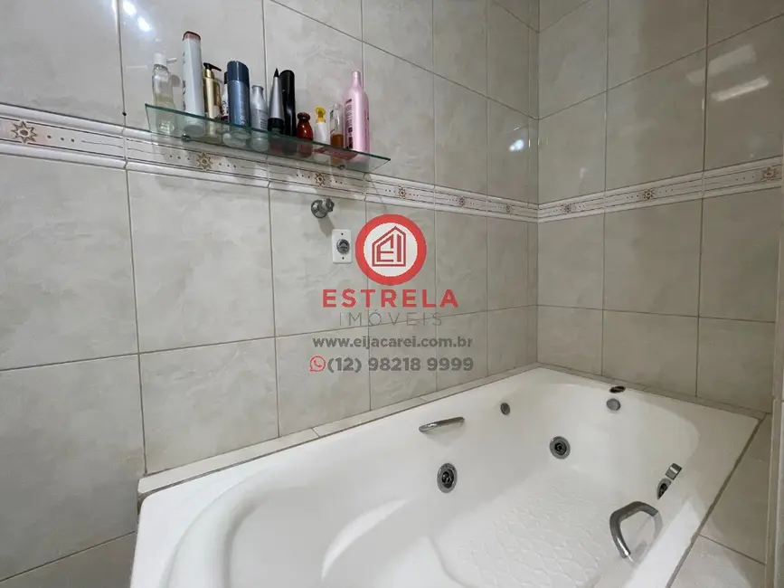 Foto 9 de Casa com 3 quartos à venda, 243m2 em Loteamento Villa Branca, Jacarei - SP