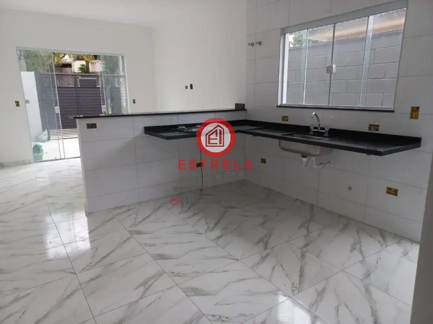 Foto 1 de Casa com 2 quartos à venda, 54m2 em Jardim Primavera, Jacarei - SP