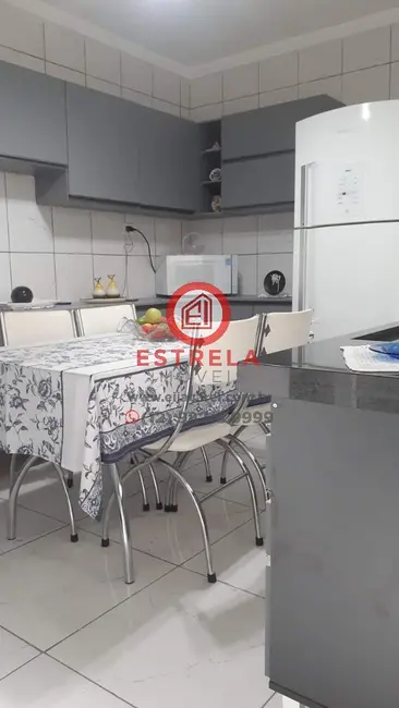 Foto 3 de Casa com 4 quartos à venda, 127m2 em Parque Santo Antônio, Jacarei - SP