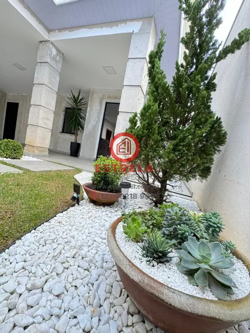 Foto 3 de Casa com 4 quartos à venda, 250m2 em Jardim Terras de São João, Jacarei - SP