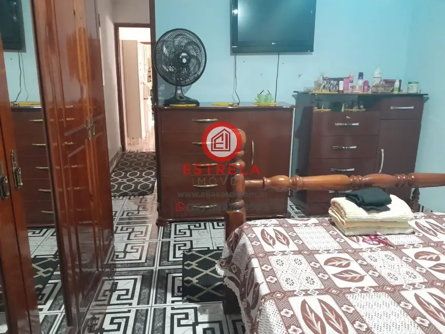 Foto 8 de Casa com 3 quartos à venda, 113m2 em Parque Califórnia, Jacarei - SP