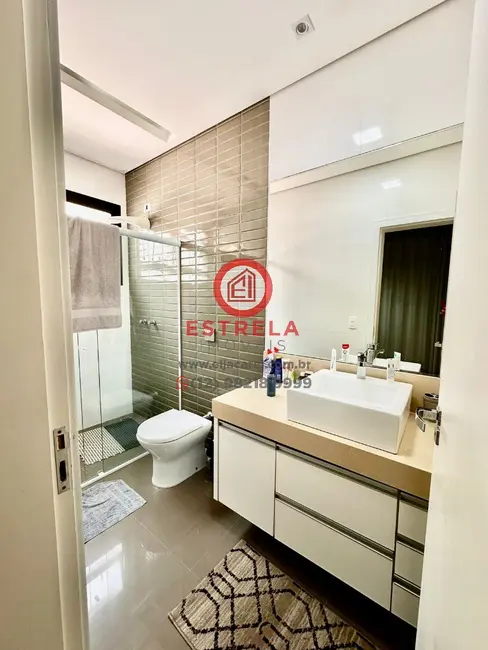 Casa de Condomínio com 4 quartos para alugar, 289m2 em Loteamento Villa Branca, Jacarei - SP - imagem 6 Foto 6 de Casa de Condomínio com 4 quartos para alugar, 289m2 em Loteamento Villa Branca, Jacarei - SP