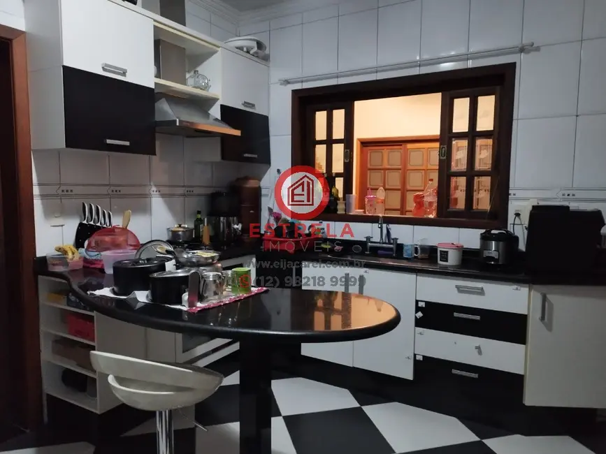 Foto 4 de Casa com 3 quartos à venda, 240m2 em Jardim Bela Vista, Jacarei - SP