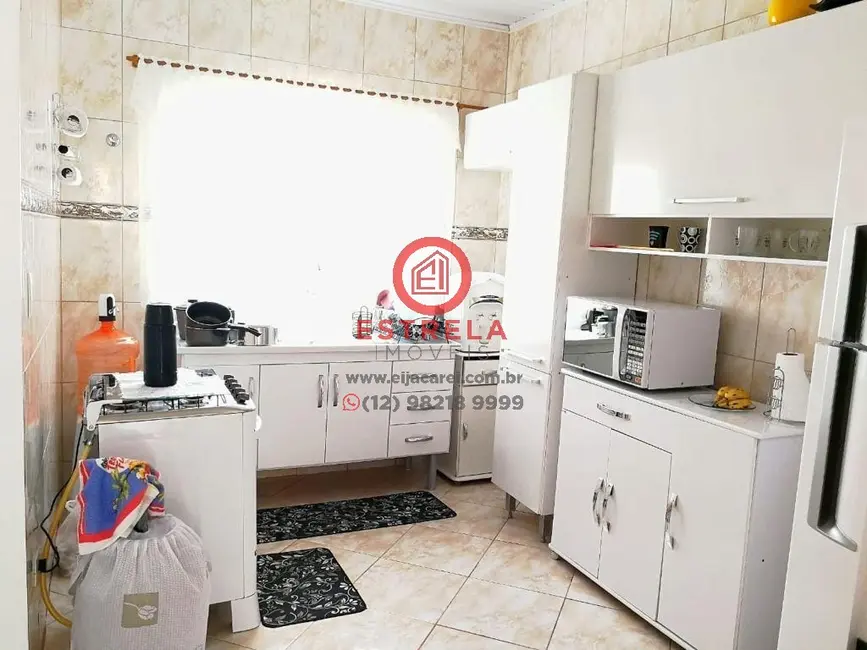 Casa com 4 quartos à venda, 300m2 em Conjunto São Benedito, Jacarei - SP - imagem 3 Foto 3 de Casa com 4 quartos à venda, 300m2 em Conjunto São Benedito, Jacarei - SP