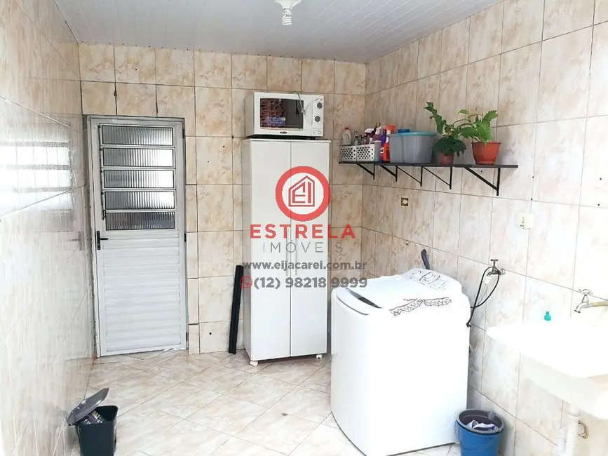 Casa com 4 quartos à venda, 300m2 em Conjunto São Benedito, Jacarei - SP - imagem 4 Foto 4 de Casa com 4 quartos à venda, 300m2 em Conjunto São Benedito, Jacarei - SP