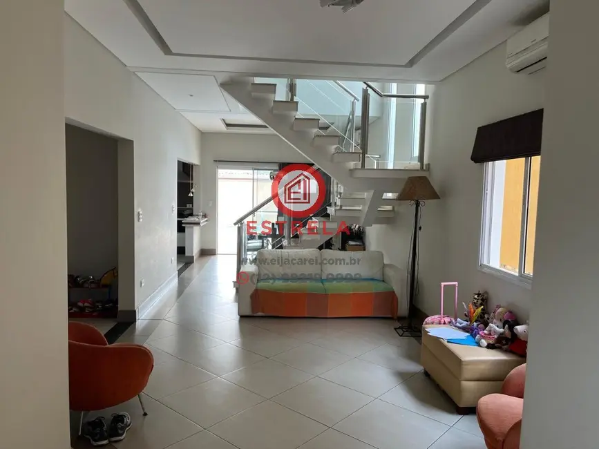 Foto 2 de Casa com 4 quartos à venda, 240m2 em Parque Califórnia, Jacarei - SP