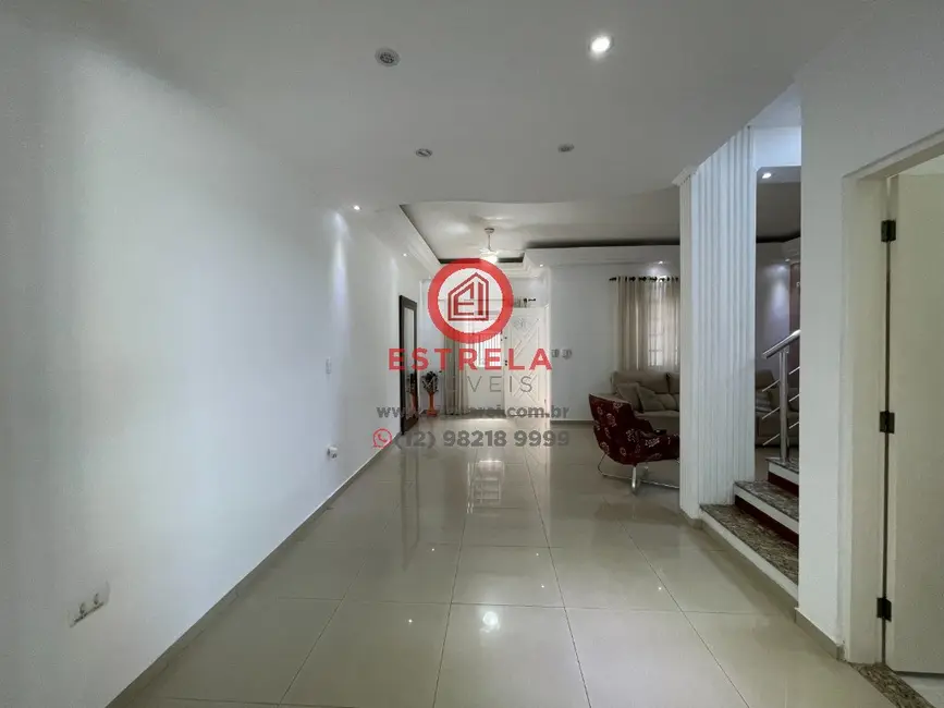 Foto 3 de Casa com 3 quartos à venda, 243m2 em Loteamento Villa Branca, Jacarei - SP