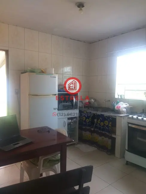 Foto 6 de Casa com 2 quartos à venda, 80m2 em Jardim Emília, Jacarei - SP