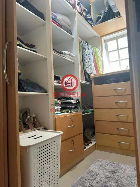 Casa de Condomínio com 3 quartos para alugar, 160m2 em Jardim Santa Maria, Jacarei - SP - imagem 5 Foto 5 de Casa de Condomínio com 3 quartos para alugar, 160m2 em Jardim Santa Maria, Jacarei - SP