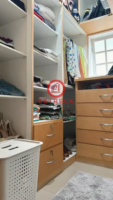 Casa de Condomínio com 3 quartos para alugar, 160m2 em Jardim Santa Maria, Jacarei - SP - imagem 3 Foto 3 de Casa de Condomínio com 3 quartos para alugar, 160m2 em Jardim Santa Maria, Jacarei - SP