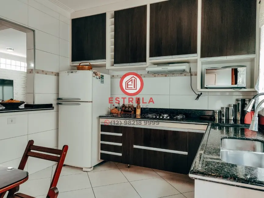 Foto 7 de Casa com 4 quartos à venda, 100m2 em Loteamento Villa Branca, Jacarei - SP