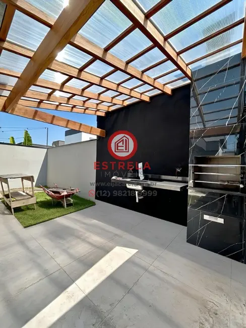 Foto 2 de Casa de Condomínio com 3 quartos à venda, 122m2 em Jardim Jacinto, Jacarei - SP