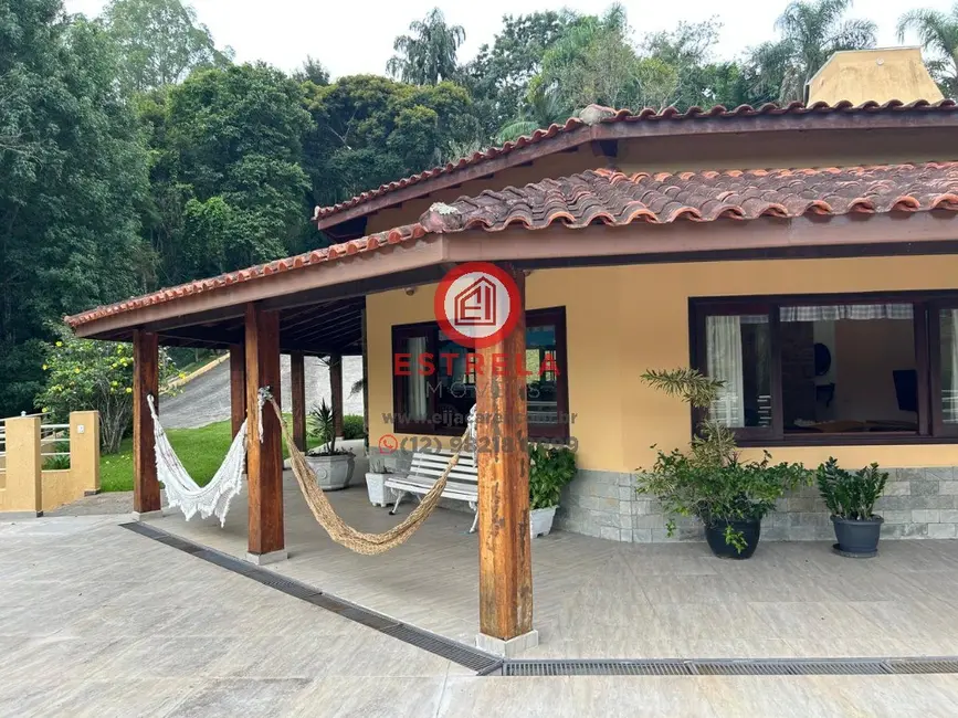 Foto 5 de Chácara com 3 quartos à venda e para alugar, 400m2 em Chácaras Condomínio Recanto Pássaros II, Jacarei - SP