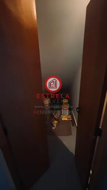 Foto 5 de Casa com 7 quartos à venda, 226m2 em Jardim Jacinto, Jacarei - SP