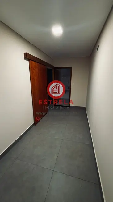 Foto 6 de Casa com 7 quartos à venda, 226m2 em Jardim Jacinto, Jacarei - SP