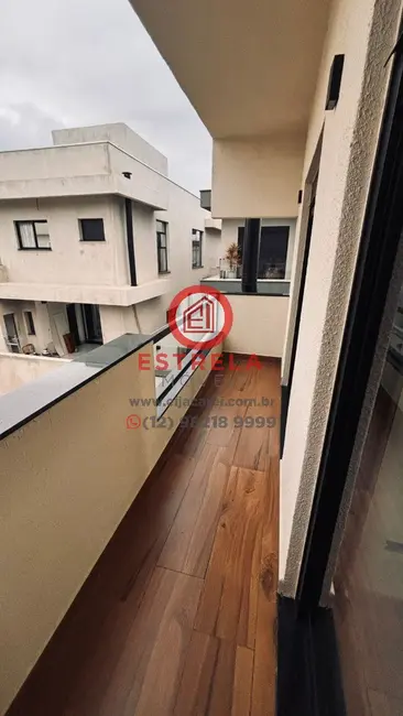Foto 4 de Casa com 7 quartos à venda, 226m2 em Jardim Jacinto, Jacarei - SP