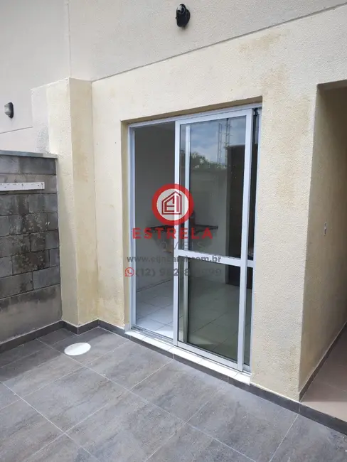 Foto 2 de Casa de Condomínio com 2 quartos à venda, 74m2 em Jardim Colônia, Jacarei - SP