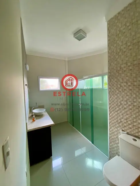 Foto 2 de Casa de Condomínio com 3 quartos à venda, 220m2 em Jardim Califórnia, Jacarei - SP