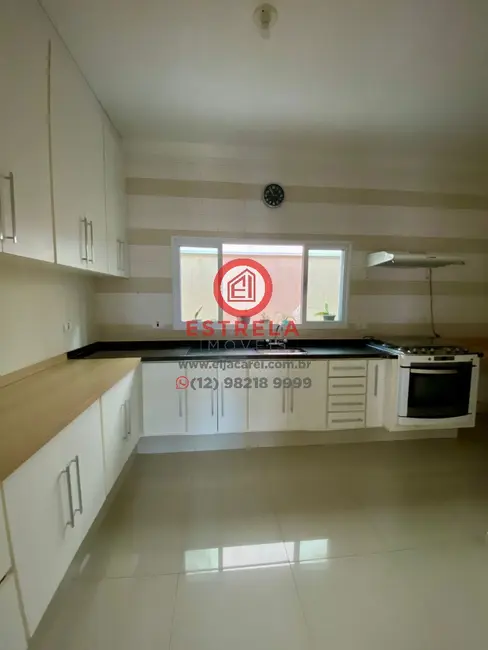 Foto 7 de Casa de Condomínio com 3 quartos à venda, 220m2 em Jardim Califórnia, Jacarei - SP