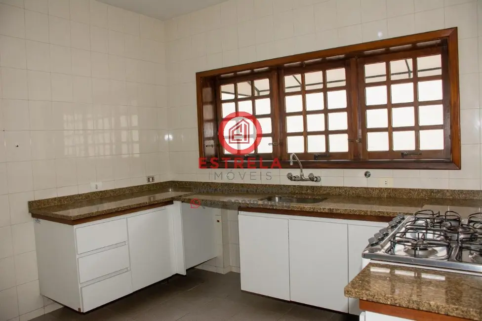 Foto 4 de Casa com 4 quartos à venda, 298m2 em Jardim Flórida, Jacarei - SP
