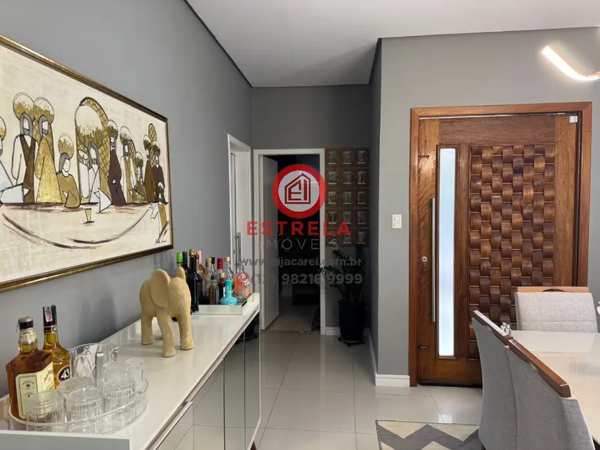 Foto 1 de Casa com 4 quartos à venda, 233m2 em Residencial Santa Paula, Jacarei - SP
