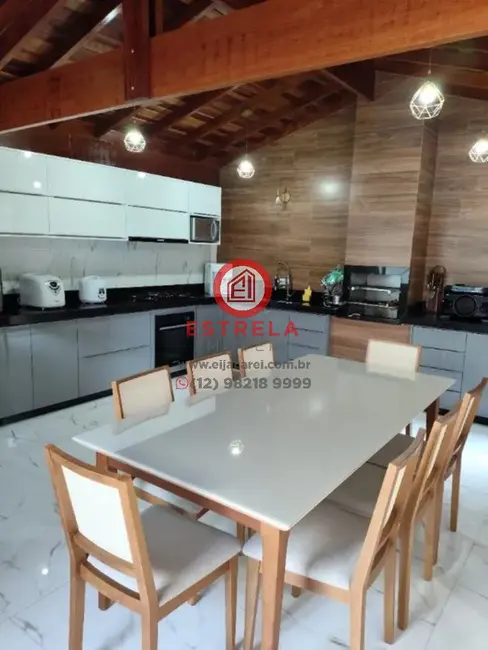 Foto 2 de Casa com 3 quartos à venda, 180m2 em Loteamento Villa Branca, Jacarei - SP