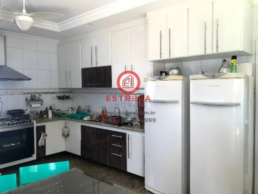 Casa de Condomínio com 4 quartos para alugar, 328m2 em Jardim Altos de Santana II, Jacarei - SP - imagem 7 Foto 7 de Casa de Condomínio com 4 quartos para alugar, 328m2 em Jardim Altos de Santana II, Jacarei - SP