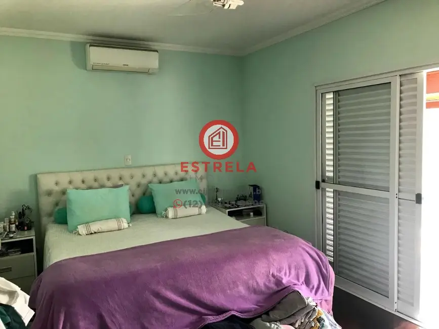 Casa de Condomínio com 4 quartos para alugar, 328m2 em Jardim Altos de Santana II, Jacarei - SP - imagem 2 Foto 2 de Casa de Condomínio com 4 quartos para alugar, 328m2 em Jardim Altos de Santana II, Jacarei - SP