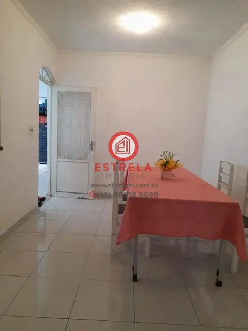 Foto 2 de Casa com 3 quartos à venda, 190m2 em Parque dos Príncipes, Jacarei - SP