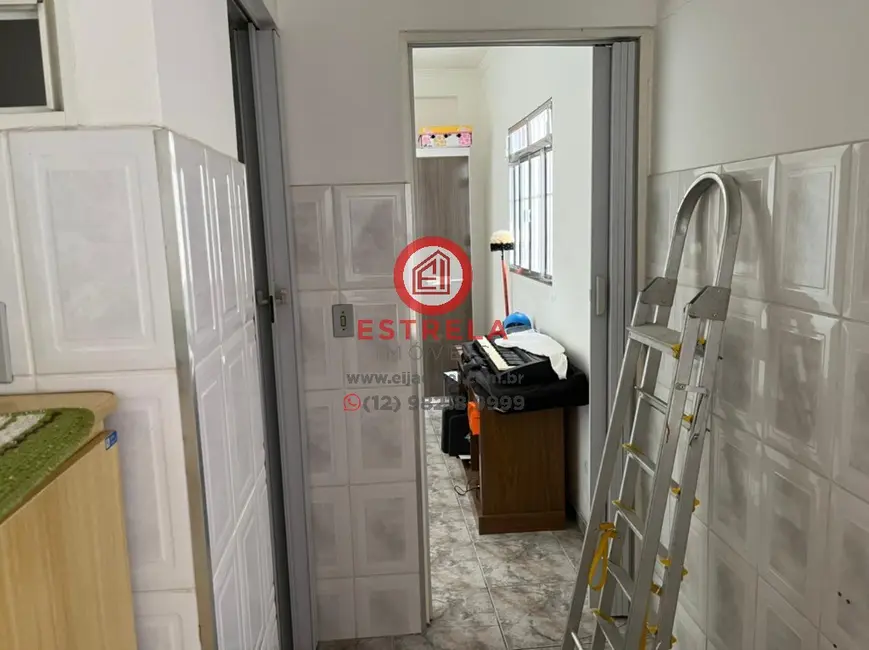 Foto 2 de Casa com 3 quartos à venda, 140m2 em Parque Califórnia, Jacarei - SP