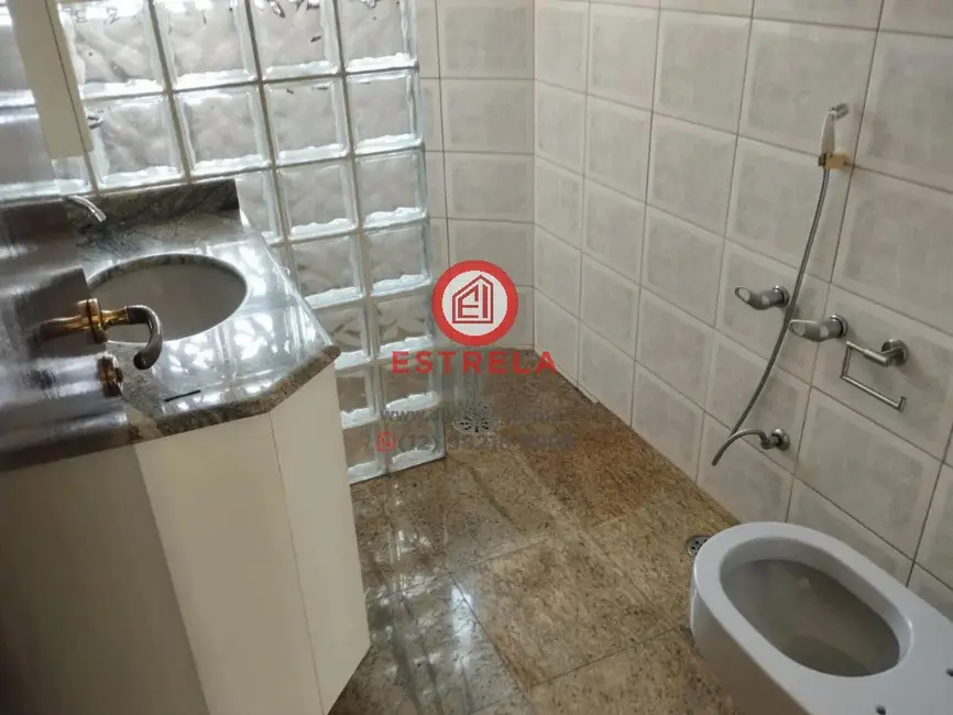 Casa com 3 quartos à venda e para alugar, 224m2 em Jardim Mesquita, Jacarei - SP - imagem 8 Foto 8 de Casa com 3 quartos à venda e para alugar, 224m2 em Jardim Mesquita, Jacarei - SP