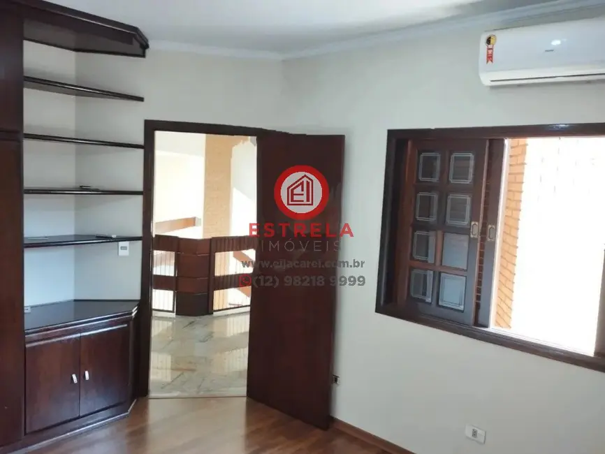 Casa com 3 quartos à venda e para alugar, 224m2 em Jardim Mesquita, Jacarei - SP - imagem 2 Foto 2 de Casa com 3 quartos à venda e para alugar, 224m2 em Jardim Mesquita, Jacarei - SP