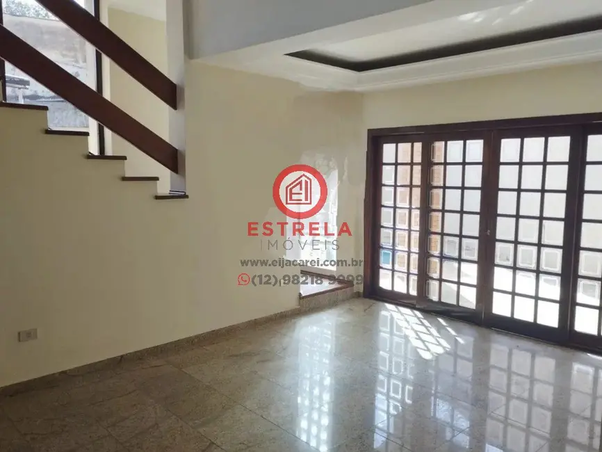 Casa com 3 quartos à venda e para alugar, 224m2 em Jardim Mesquita, Jacarei - SP - imagem 4 Foto 4 de Casa com 3 quartos à venda e para alugar, 224m2 em Jardim Mesquita, Jacarei - SP