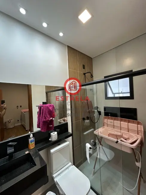 Foto 3 de Casa de Condomínio com 4 quartos à venda, 182m2 em Jardim Jacinto, Jacarei - SP