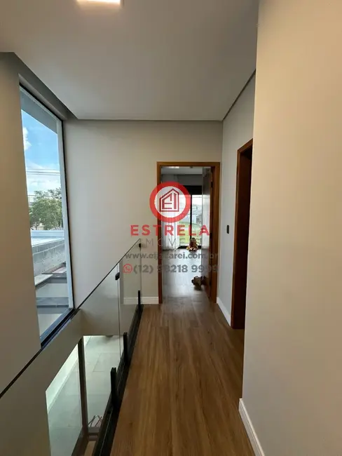 Foto 2 de Casa de Condomínio com 4 quartos à venda, 182m2 em Jardim Jacinto, Jacarei - SP